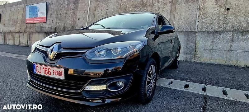 Culoarenegru Utilizat 2015 Renault Mégane III Zen Hatchback | 6.500 EUR (Preț OK) - Imagine 1/4