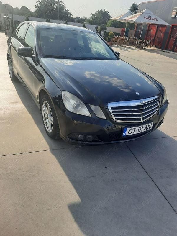 Negru Utilizat 2010 Mercedes E220 Berlinǎ | 5.000 EUR - Imagine 1/4