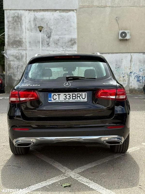 Second-hand Mercedes GLC250 204 CP (150 kW) 2018 Culoarenegru SUV