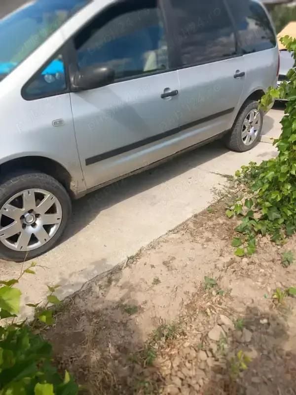 Utilizat 2004 Ford Galaxy Monovolum | 1.200 EUR - Imagine 1/4