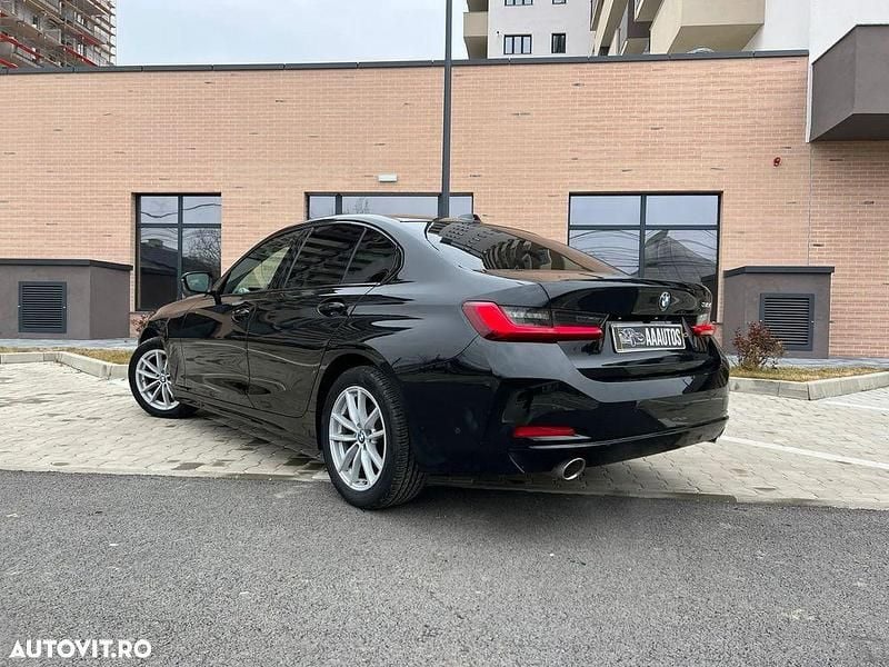 Second-hand BMW 318 Luxury Line 150 CP (110 kW) 2023 Culoarenegru