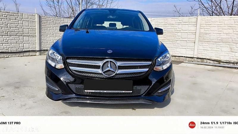 Second-hand Mercedes B180 Edition 109 CP (80 kW) 2018 Culoarenegru Monovolum