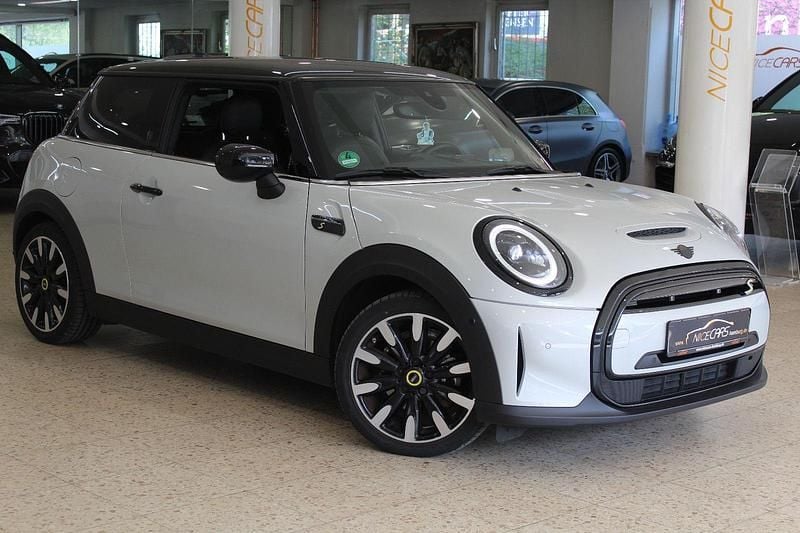 Utilizat 2022 Mini Cooper SE Hatchback | 20.704 EUR - Imagine 1/1