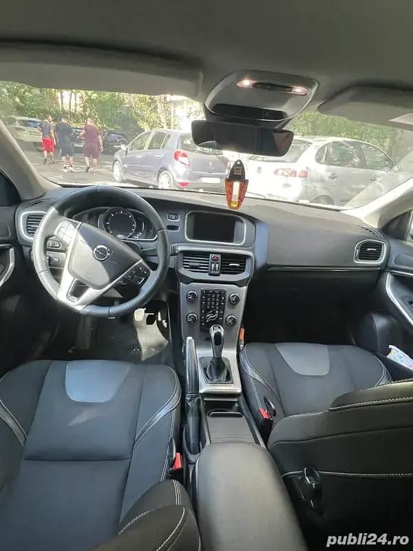 Utilizat 2017 Volvo V40 Break | 8.200 EUR (Preț OK) - Imagine 1/4