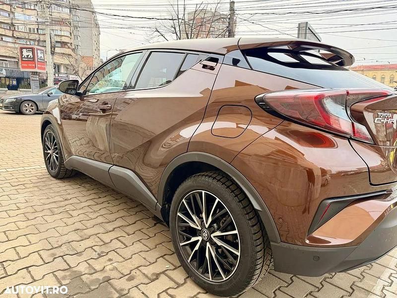 Second-hand Toyota C-HR 122 CP (89 kW) 2017 Culoaremaro SUV