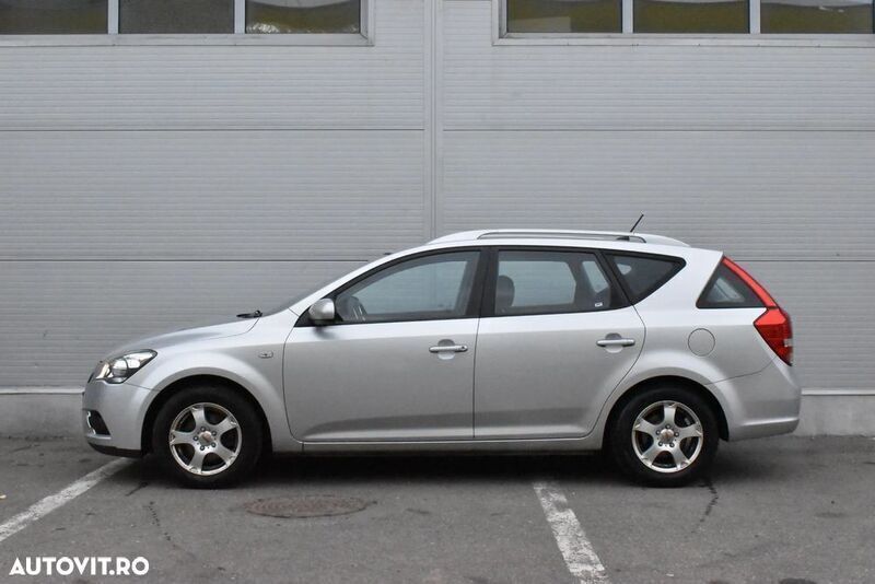 Second-hand Kia Ceed City 109 CP (80 kW) 2010 Gri Hatchback