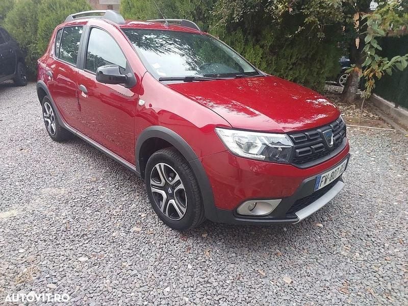 Culoarerosu Utilizat 2021 Dacia Sandero Celebration Hatchback | 8.750 EUR (Preț OK) - Imagine 1/4