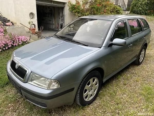 Utilizat 2004 Skoda Octavia Break | 1.590 EUR (Preț OK) - Imagine 1/4