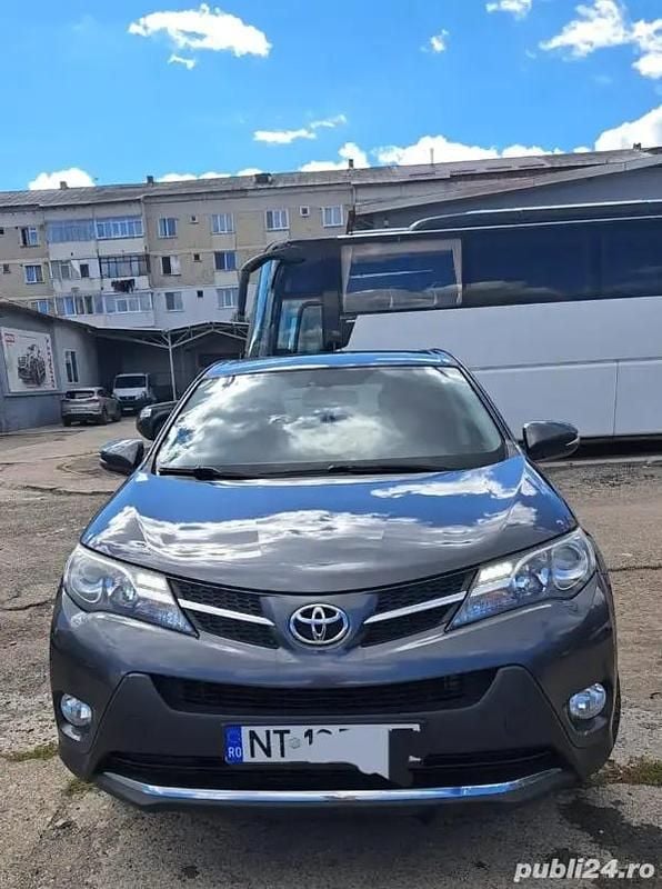 Gri Utilizat 2013 Toyota RAV4 SUV | 11.000 EUR (Puțin scump) - Imagine 1/4