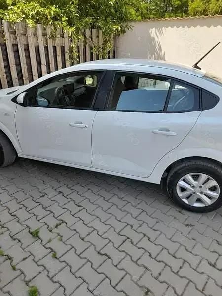 Alb Utilizat 2023 Dacia Logan Berlinǎ | 11.300 EUR (Preț OK) - Imagine 1/4