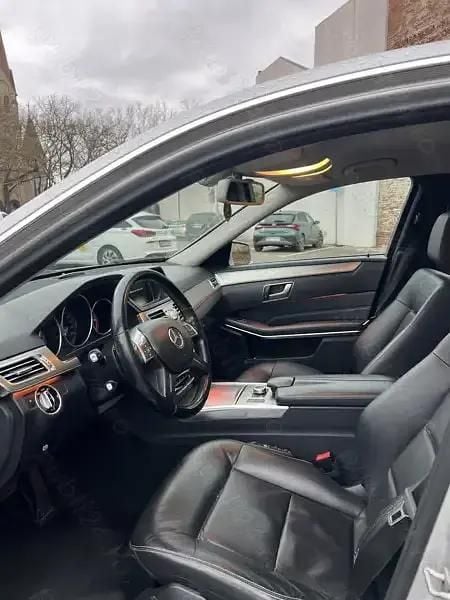 Utilizat 2015 Mercedes E220 Berlinǎ | 10.900 EUR (Super Preț) - Imagine 1/4
