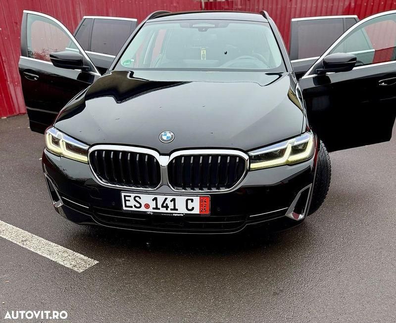 Culoarenegru Utilizat 2021 BMW 520 M Sport Break | 24.900 EUR (Preț OK) - Imagine 1/4