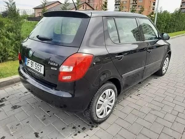Second-hand Skoda Fabia 75 CP (55 kW) 2012 Negru Hatchback