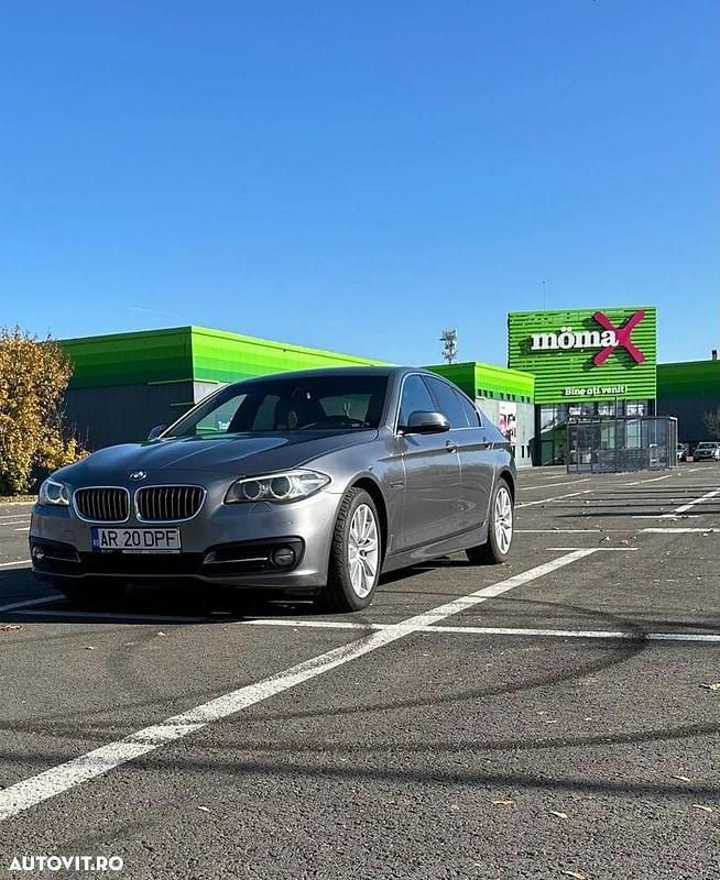 Gri Utilizat 2015 BMW 518 Break | 12.800 EUR (Scump) - Imagine 1/4