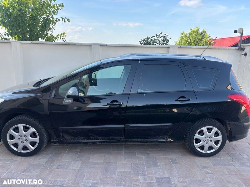 Negru Utilizat 2010 Peugeot 308 Premium Berlinǎ | 2.450 EUR (Preț bun) - Imagine 1/4