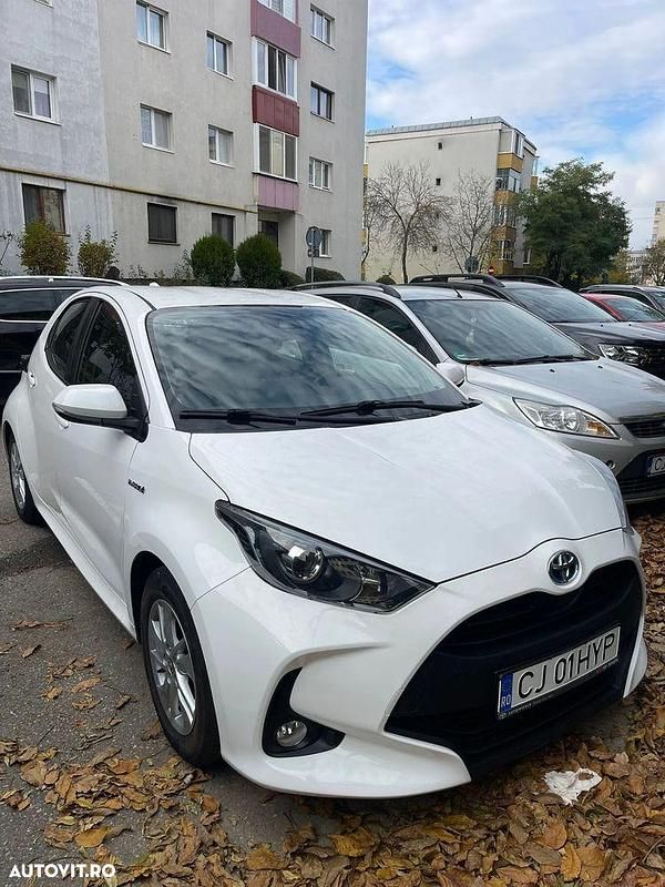 Culoarealb Utilizat 2021 Toyota Yaris Hybrid Plus | 15.499 EUR (Preț OK) - Imagine 1/4