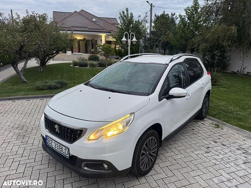 Alb Utilizat 2017 Peugeot 2008 Active SUV | 5.990 EUR (Super Preț) - Imagine 1/4
