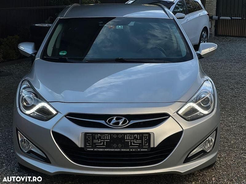 Culoareargint Utilizat 2014 Hyundai i40 Style Break | 5.490 EUR (Preț bun) - Imagine 1/4