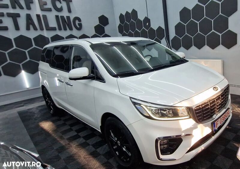 Second-hand Kia Carnival 204 CP (150 kW) 2018 Alb Monovolum