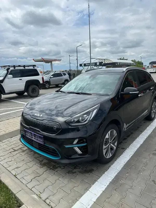 Utilizat 2021 Kia e-Niro SUV | 22.999 EUR - Imagine 1/4