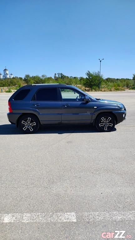 Gri Utilizat 2008 Kia Sportage SUV | 4.500 EUR - Imagine 1/4