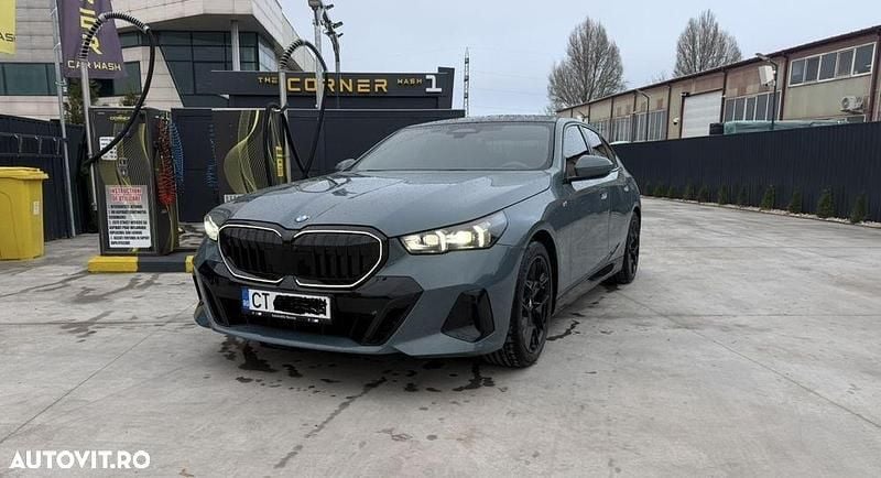 Culoareverde Second-hand 2024 BMW 520 Berlinǎ | 53.500 EUR (Scump) - Imagine 1/4