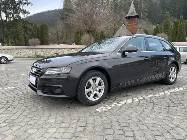 Second-hand Audi A4 143 CP (105 kW) 2012 Hatchback
