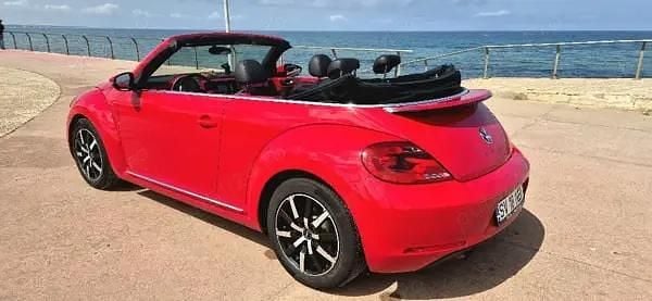 Second-hand VW Beetle 105 CP (77 kW) 2013 Rosu Hatchback