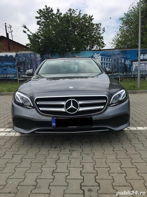 Argintiu Utilizat 2016 Mercedes E220 Berlinǎ | 26.500 EUR (Preț OK) - Imagine 1/4