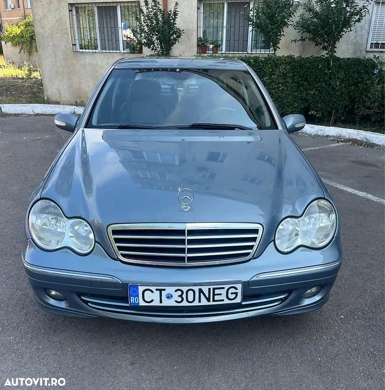Culoaregri Utilizat 2006 Mercedes C200 Avantgarde Berlinǎ | 3.200 EUR (Preț bun) - Imagine 1/4