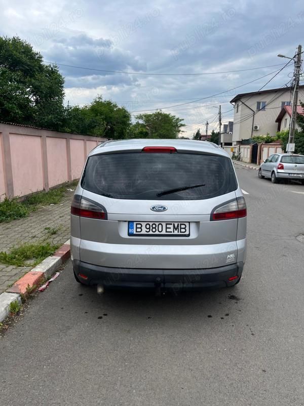 Gri Utilizat 2006 Ford C-MAX Monovolum | 2.900 EUR (Puțin scump) - Imagine 1/4