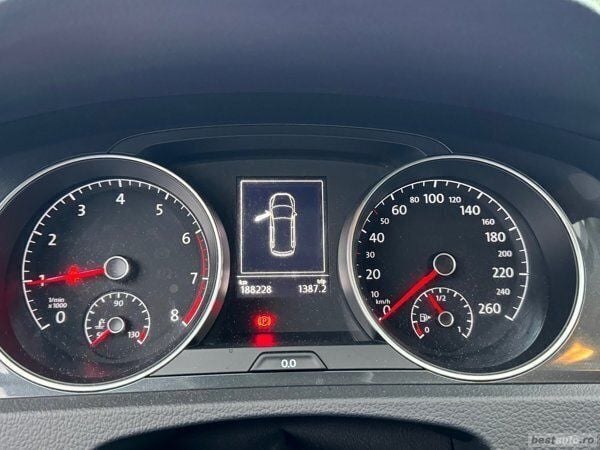 Second-hand VW Golf VII Comfortline 116 CP (85 kW) 2018 Gri Break