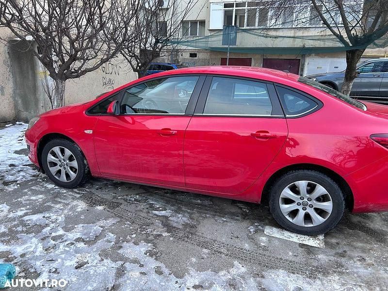 Culoarerosu Utilizat 2019 Opel Astra Enjoy Berlinǎ | 11.000 EUR (Puțin scump) - Imagine 1/4