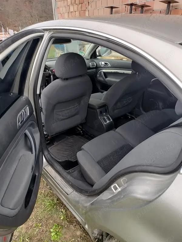 Second-hand Skoda Superb 140 CP (102 kW) 2008 Bej Berlinǎ