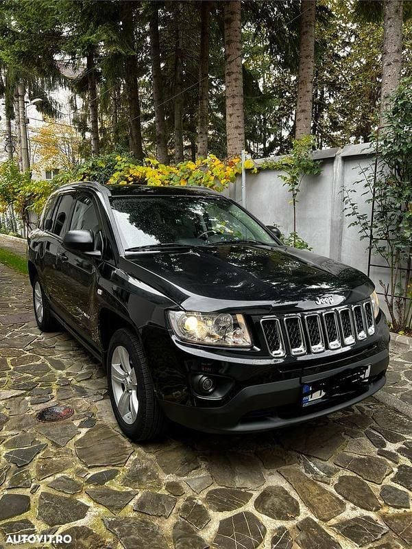 Culoarenegru Utilizat 2013 Jeep Compass SUV | 11.500 EUR - Imagine 1/4