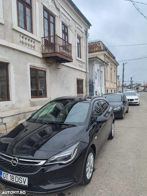 Second-hand Opel Astra Innovation 110 CP (80 kW) 2018 Culoarenegru Break