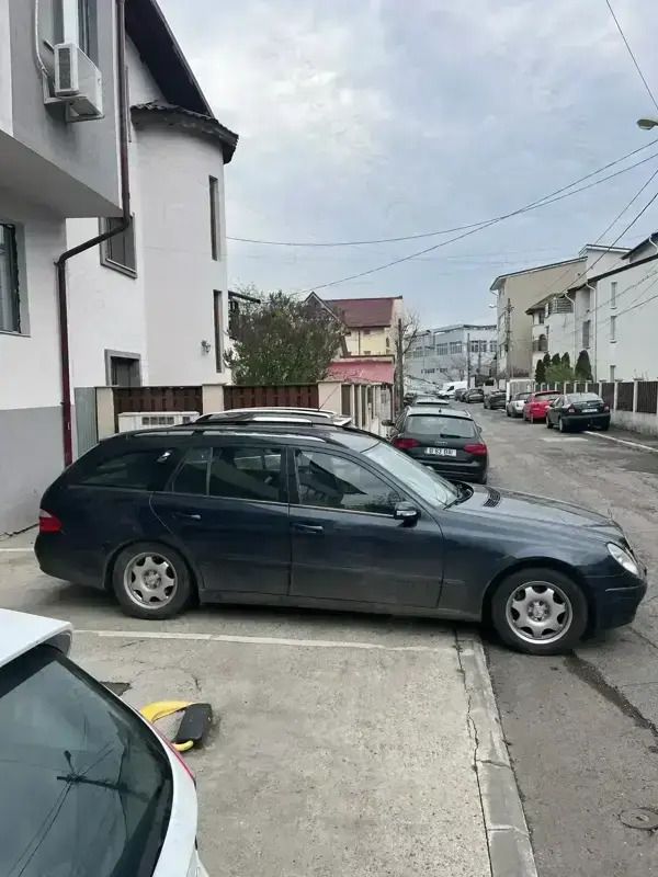 Utilizat 2004 Mercedes E220 Break | 2.400 EUR - Imagine 1/4