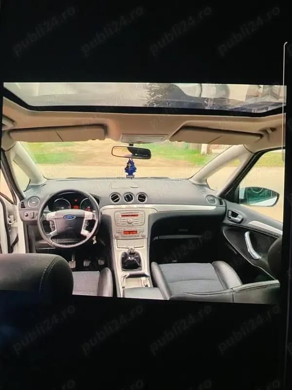 Second-hand Ford S-MAX S 130 CP (95 kW) 2009 Monovolum