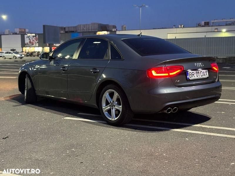 Second-hand Audi A4 143 CP (105 kW) 2015 Culoaregri Berlinǎ
