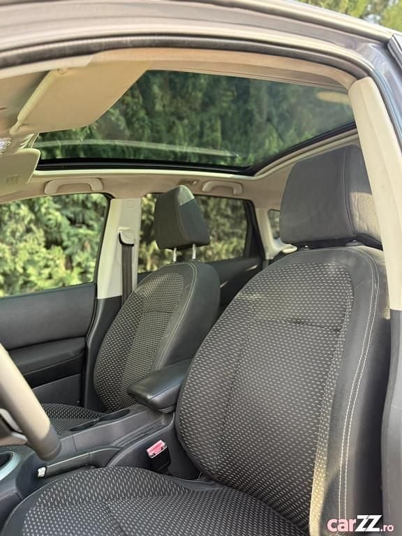 Gri Utilizat 2009 Nissan Qashqai SUV | 3.780 EUR (Super Preț) - Imagine 1/1