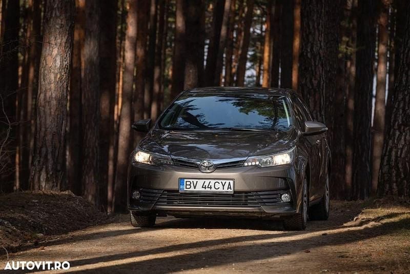 Culoaregri Utilizat 2017 Toyota Corolla Luna Berlinǎ | 12.799 EUR (Preț OK) - Imagine 1/4