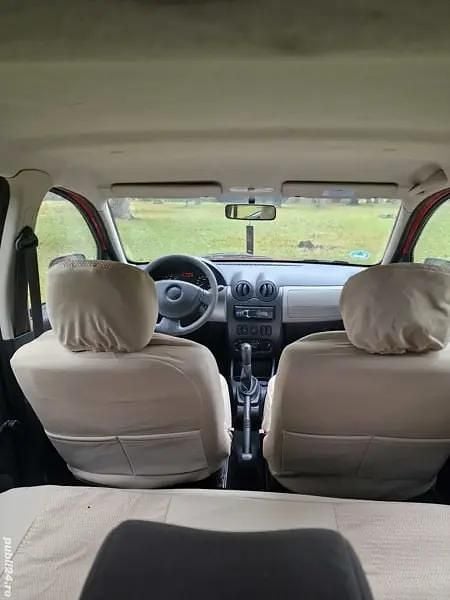 Utilizat 2009 Dacia Sandero Hatchback | 1.800 EUR (Preț bun) - Imagine 1/4