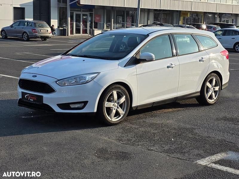 Culoarealb Utilizat 2017 Ford Focus Break | 5.690 EUR (Preț bun) - Imagine 1/4