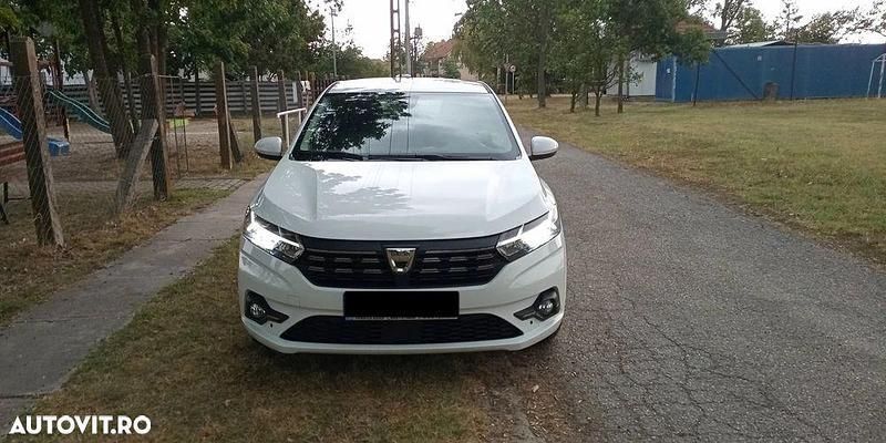 Alb Utilizat 2022 Dacia Sandero Comfort Hatchback | 8.800 EUR (Preț OK) - Imagine 1/4