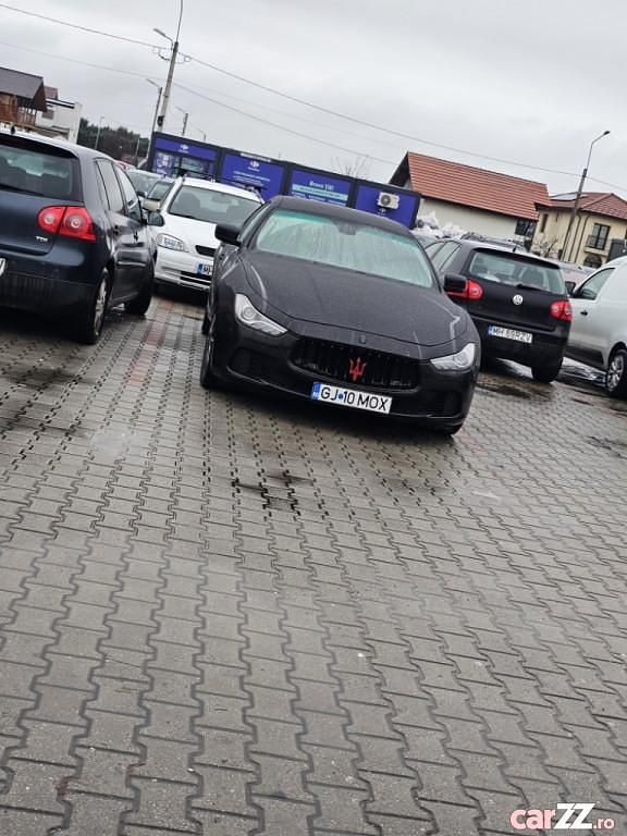 Negru Utilizat 2015 Maserati Ghibli Berlinǎ | 19.000 EUR - Imagine 1/4