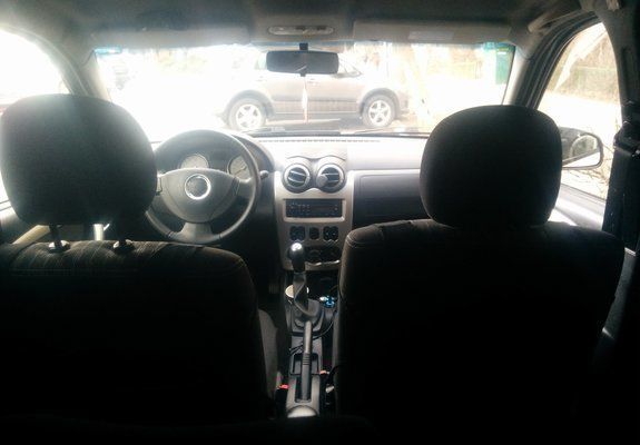 Second-hand Dacia Logan 75 CP (55 kW) 2011 Alb Berlinǎ