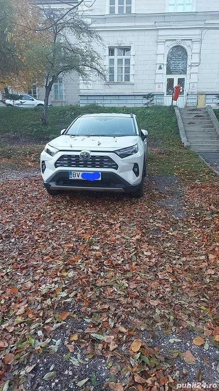 Second-hand Toyota RAV4 Luxury 222 CP (163 kW) 2022 Alb SUV