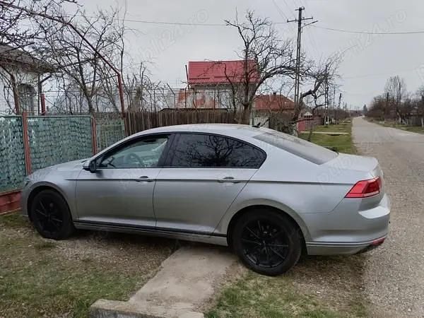 Utilizat 2021 VW Passat Berlinǎ | 23.000 EUR (Preț OK) - Imagine 1/4