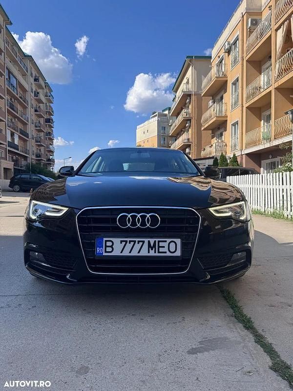 Culoarenegru Utilizat 2015 Audi A5 Sportback Sport Coupe | 13.999 EUR (Preț OK) - Imagine 1/4