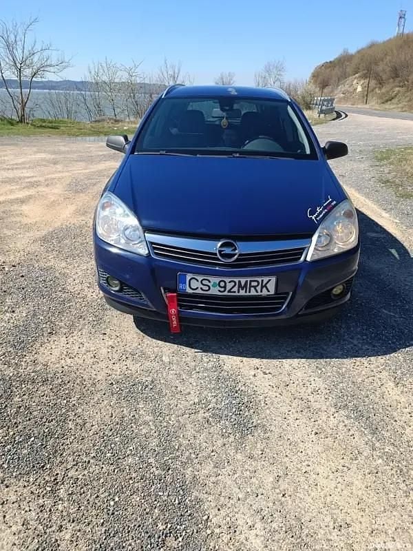 Utilizat 2007 Opel Astra Break | 2.200 EUR (Preț OK) - Imagine 1/4